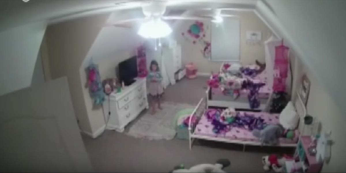 Hacker sa nabúral do bezpečnostnej kamery v izbe malého dievčatka