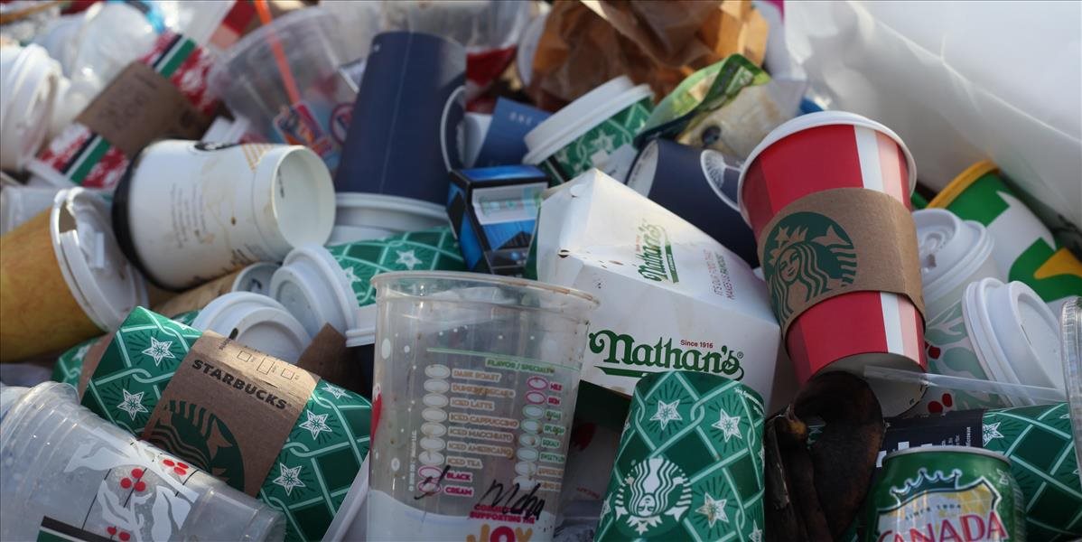 Na skládkach končí menej smetí, množstvo recyklovaného odpadu rastie
