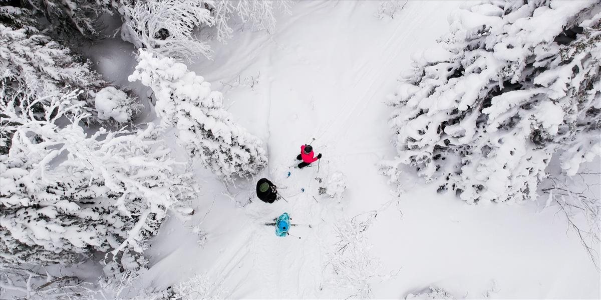 Lavína si vyžiadala dva životy