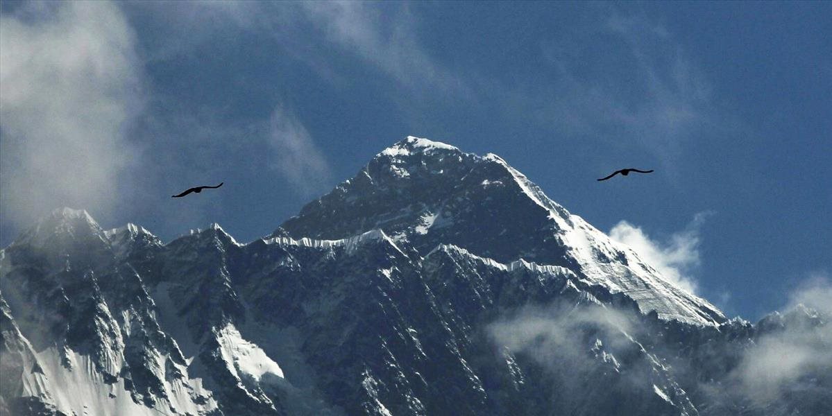 Po páde lavíny v okolí vrchu Annapurna je nezvestných sedem osôb