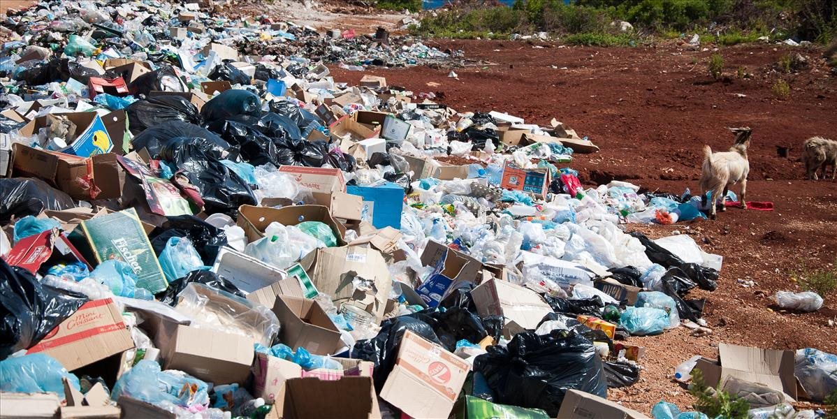 Malajzia vrátila 150 kontajnerov s odpadom krajinám vo svete