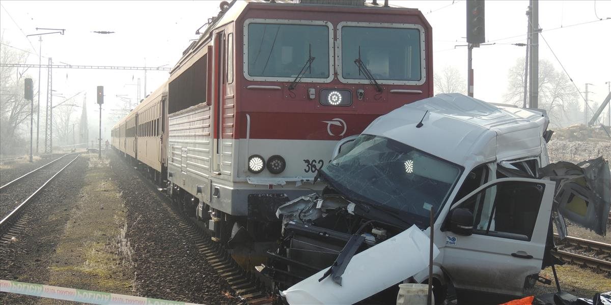Tragická zrážka vlaku s dodávkou si vyžiadala dva životy
