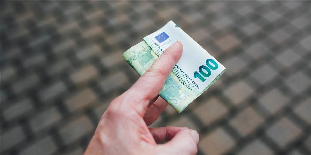 Koľko úplatkov ročne zoberú Slováci?