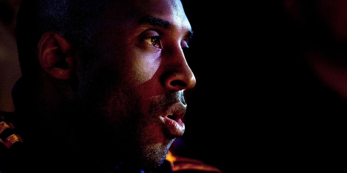 Svet sa lúči s Kobem, pred halou Staples Center sa zapaľovali sviečky