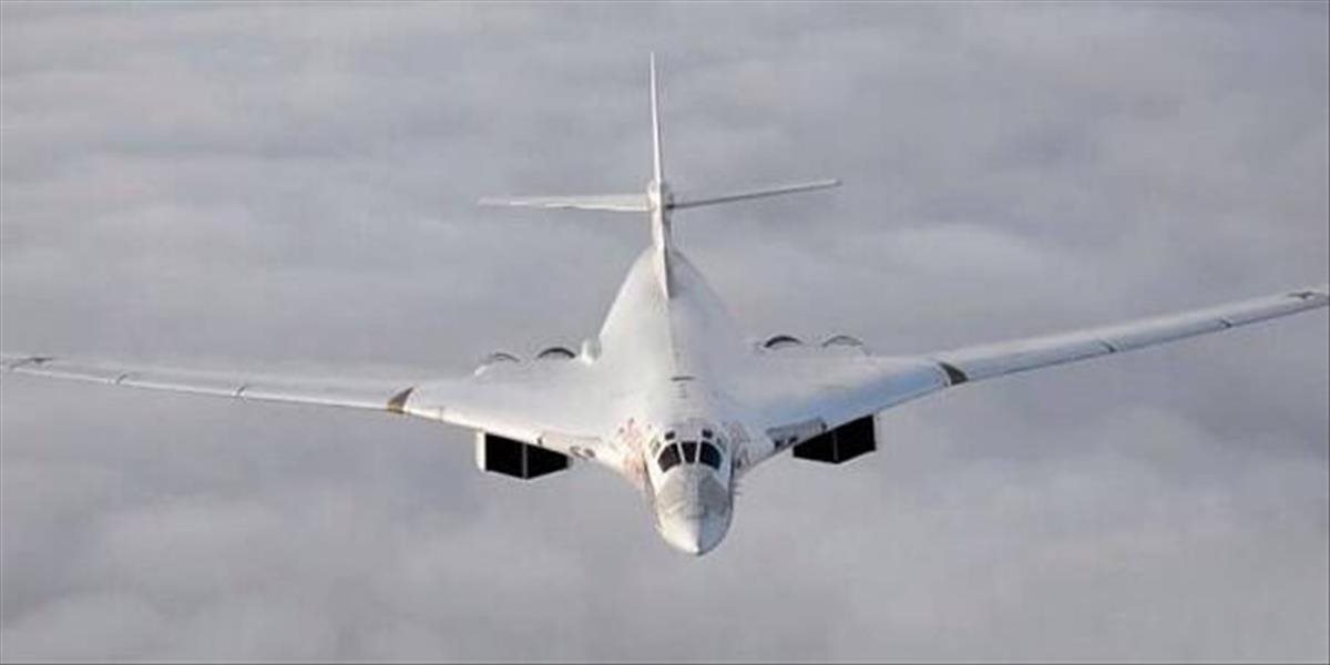 Strategický ruský bombardér Tu-160 preletel nad Severným ľadovým oceánom