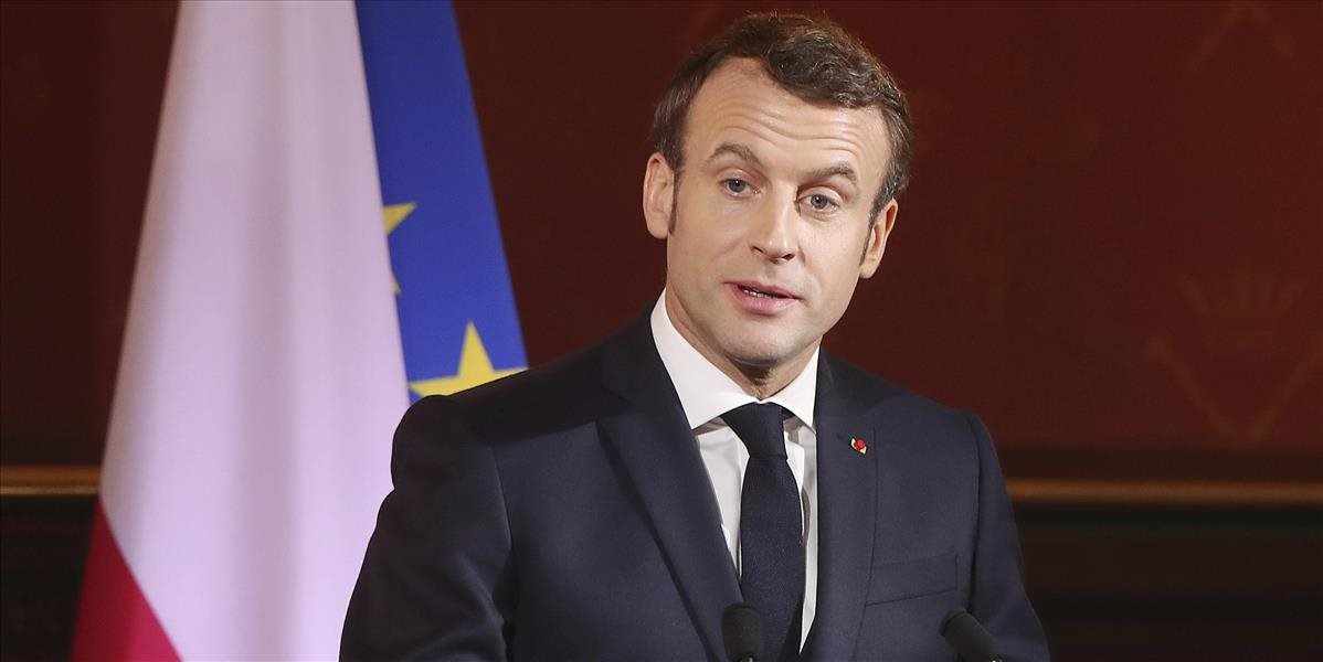Macron je názoru, že Európa by sa nemala otáčať Rusku chrbtom