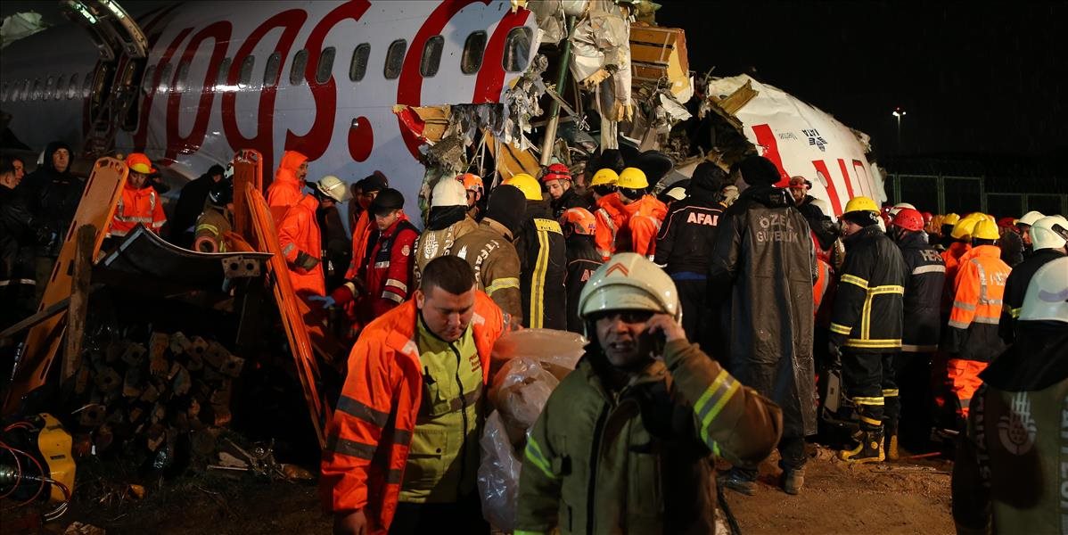 AKTUALIZÁCIA: Pri páde lietadla v Istanbule sa zranilo vyše 120 ľudí