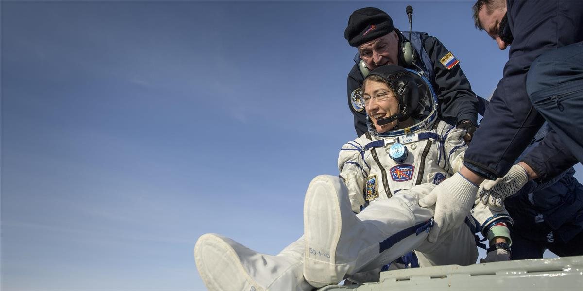 Po takmer roku na ISS sa na zem vrátila astronautka Christina Koch