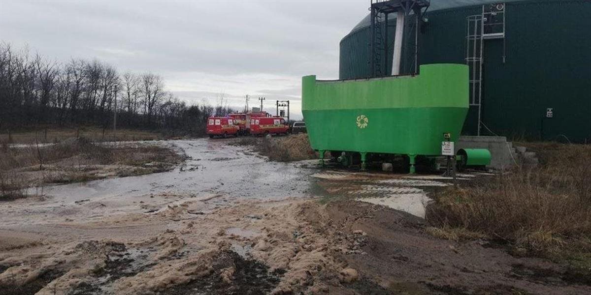 Záchranné zložky zasahujú pri ekologickej havárii v Čabradskom Vrbovku