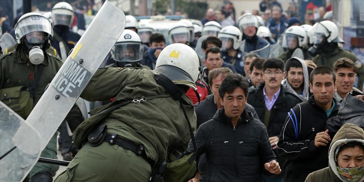 Polícia zatkla 7 podozrivých z útokov na migrantov na Lesbose