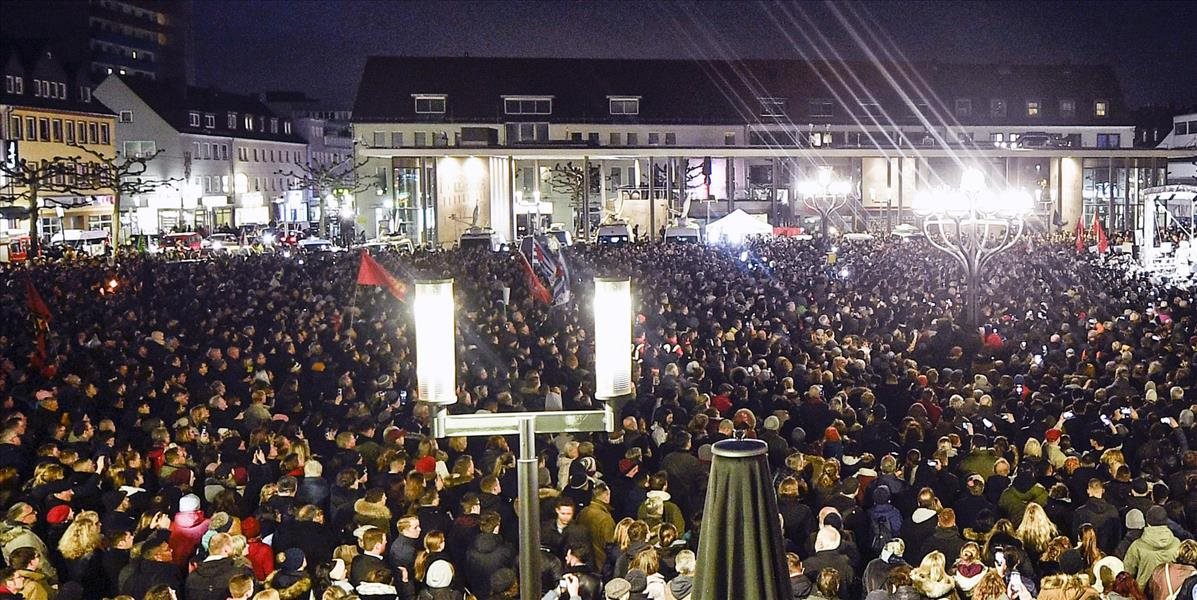 Tisícky ľudí sa rozlúčili s obeťami streľby v Hanau