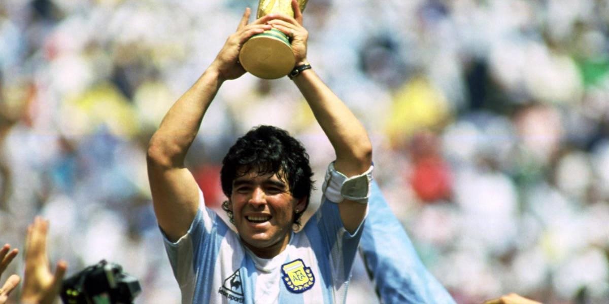 V Neapole pred duelom s Barcelonou spomínajú na Maradonu aj Hamšíka
