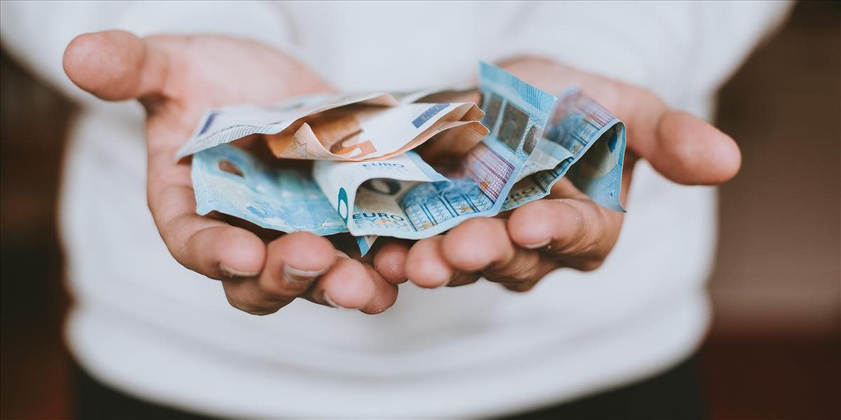 Ako to je so šírením koronavírusu eurobankovkami?