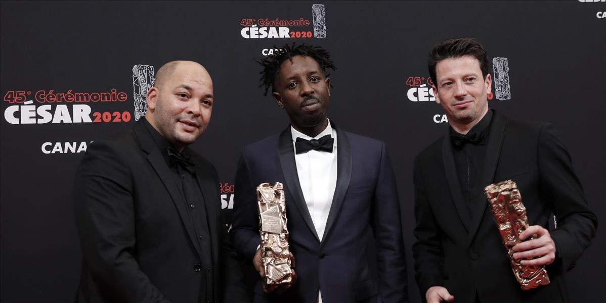 VIDEO Večer udeľovania francúzskych filmových cien César ovládol film Bedári
