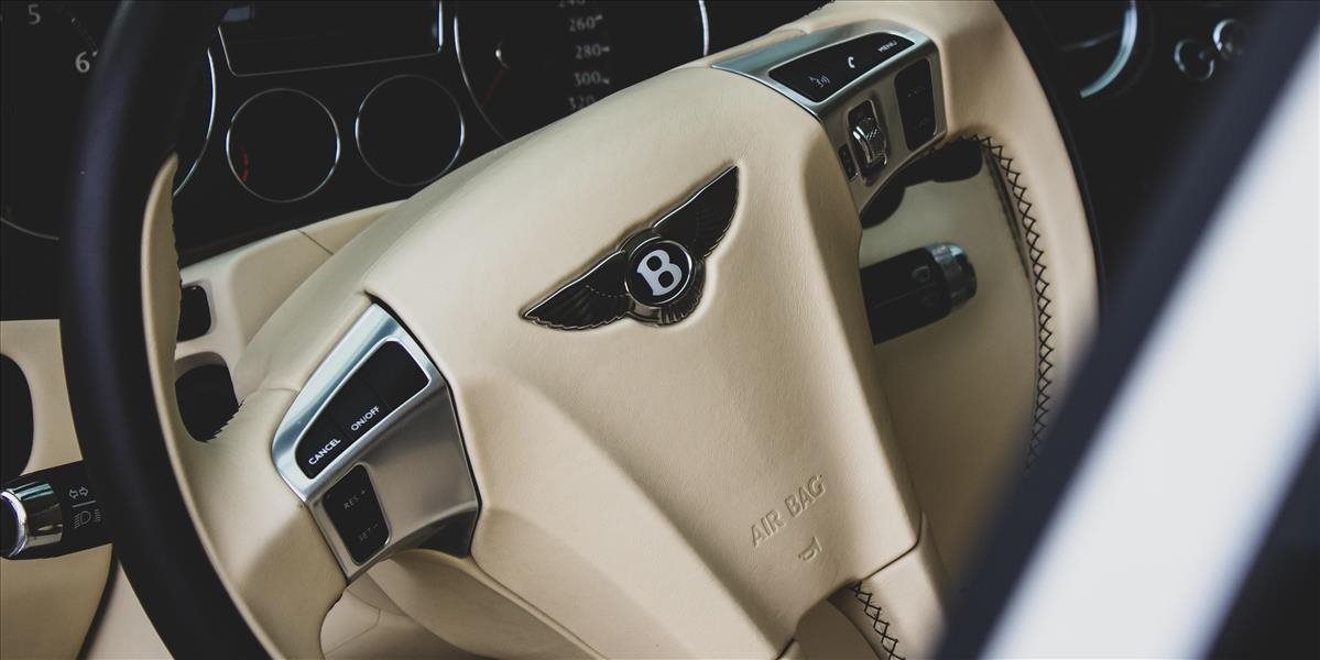 Bentley za takmer 2 milióny má v interiéri drevo staré tisícky rokov