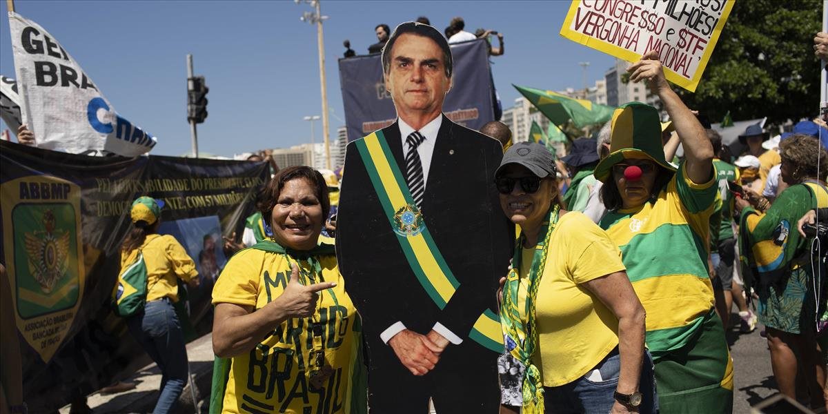 V Brazílii prebiehajú protesty, v Indonézii putuje do karantény 9000 ľudí