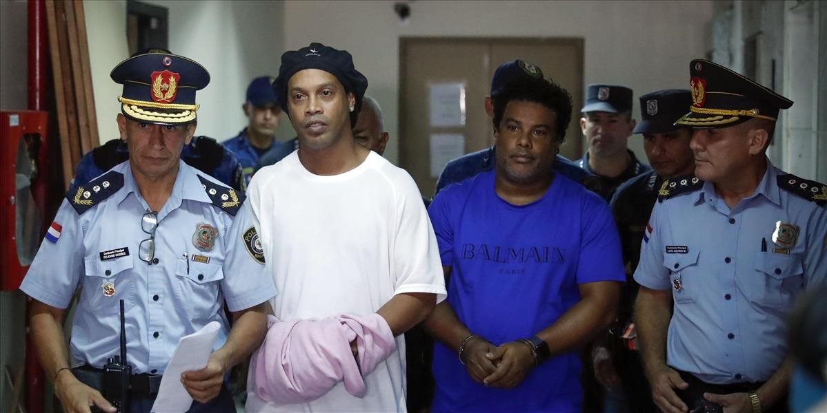 Ronaldinho oslávil štyridsiatku za mrežami brazílskym jedlom