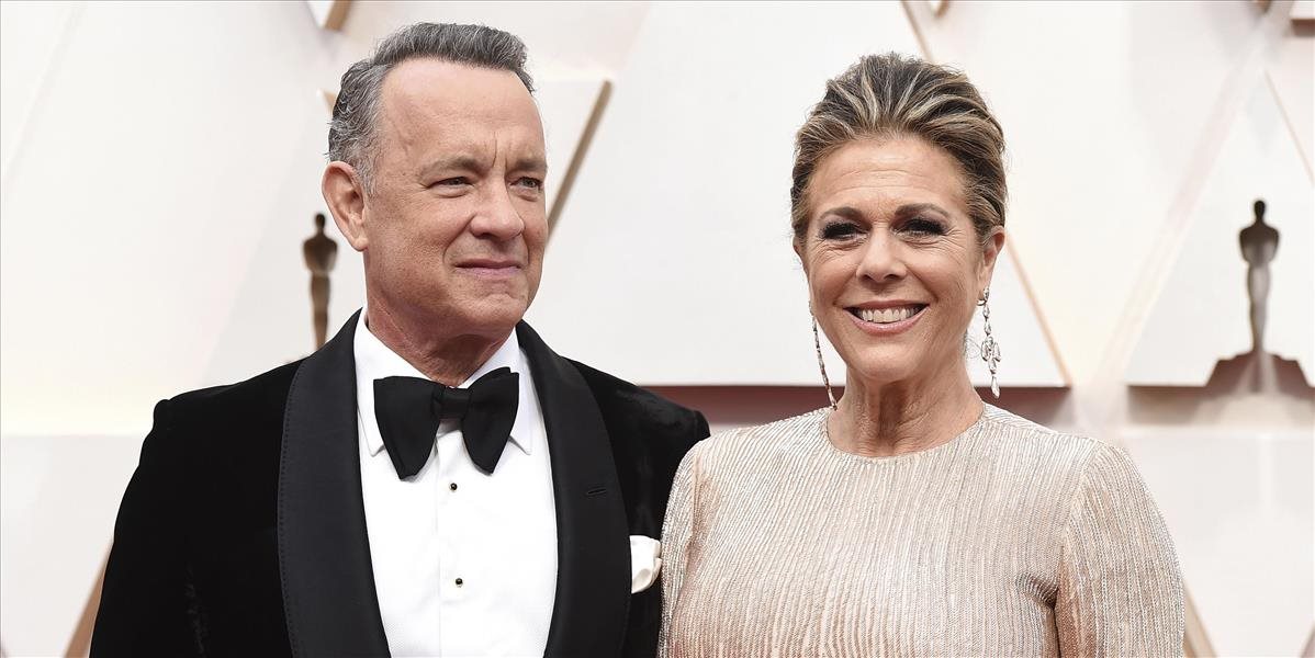 Tom Hanks a jeho manželka sa po uzdravení vrátili do Los Angeles