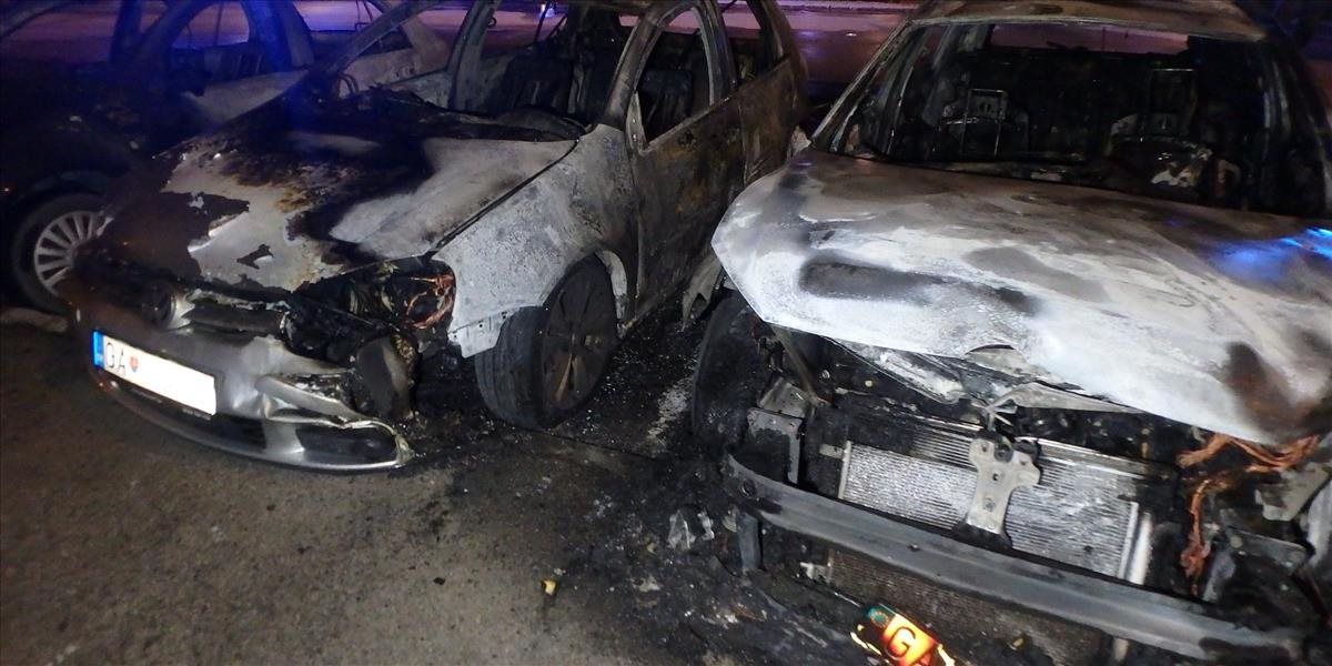 V Galante v noci zhoreli 4 automobily