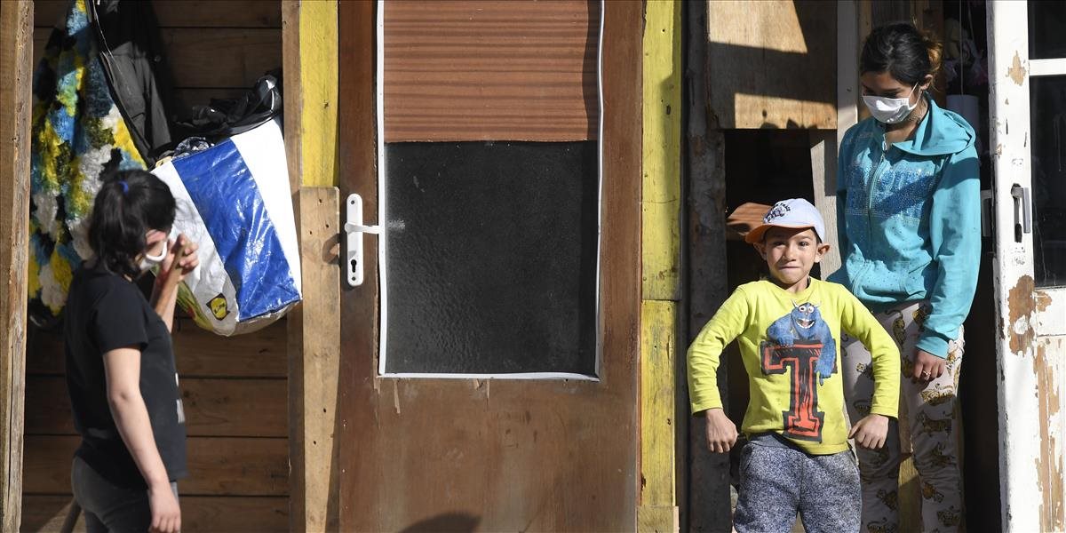 Obyvateľov rómskych osád budú testovať za pomoci vojenských lekárov