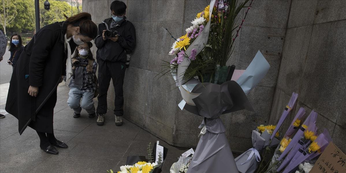 Čína si v deň Pamiatky zosnulých uctila obete koronavírusu