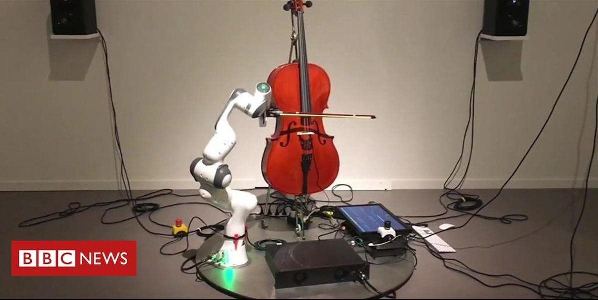 Predstavili robota, ktorý hrá na violončele