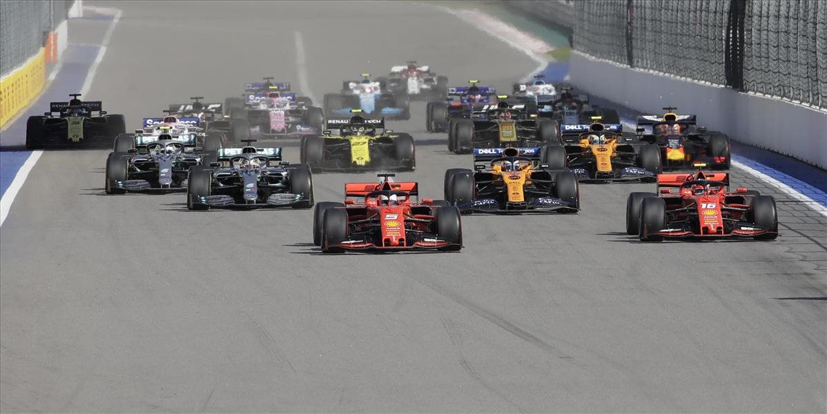 Celá sezóna F1 by sa mala podľa Ecclestona zrušiť