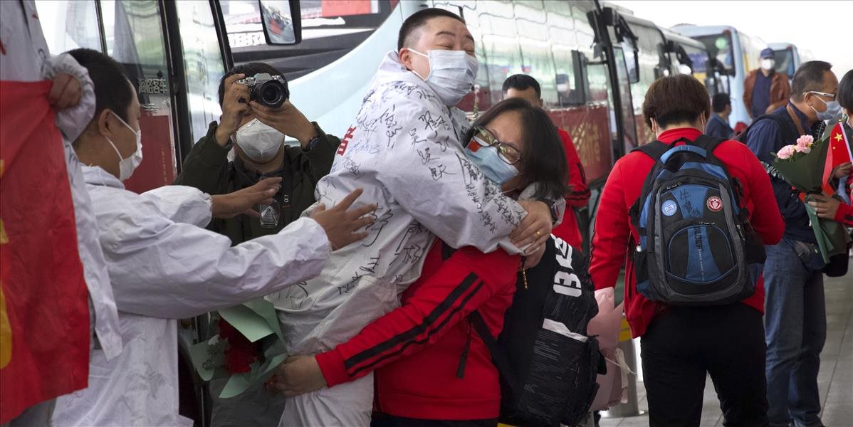 Čínsky Wu-chan zrušil karanténu, tisíce ľudí tak mohlo opustiť epicentrum nákazy