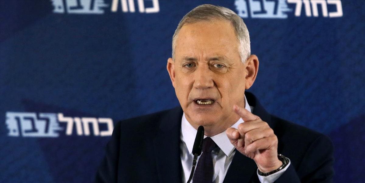 Ganc plánuje v Izraeli zostaviť núdzovú vládu, požaduje však odklad