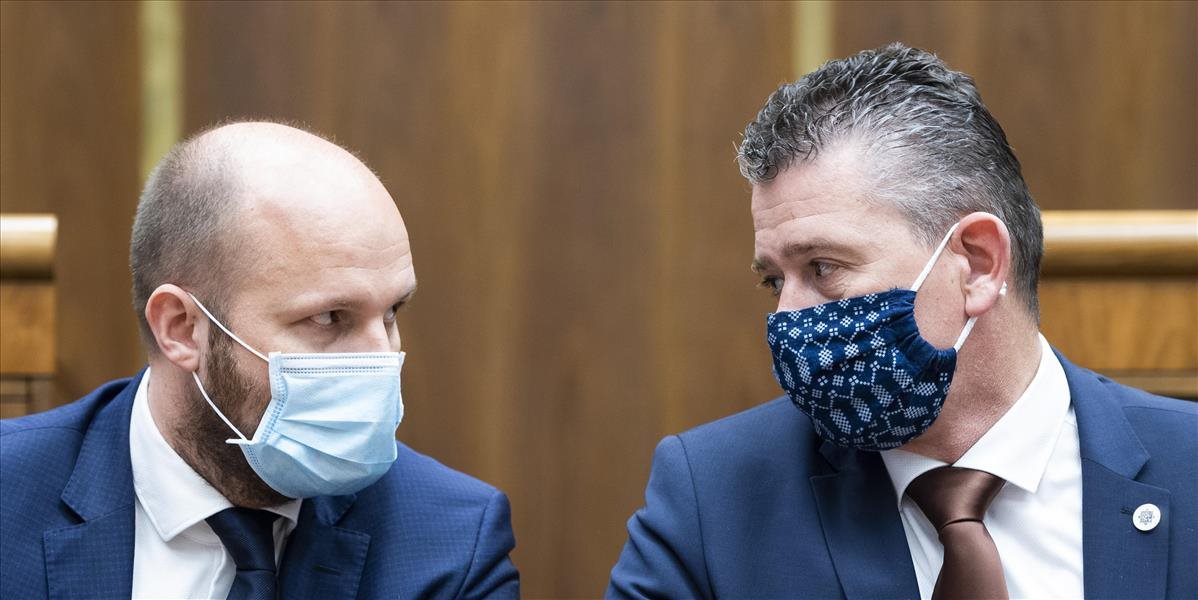 Ministri obrany SR a ČR diskutovali o rozvoji spolupráce i situácii s COVID-19