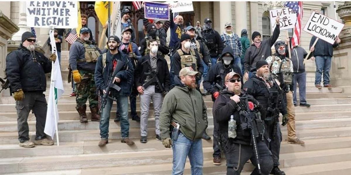 Američania nesúhlasia s obmedzeniami pred COVID-19, v Michigane vypukli protesty