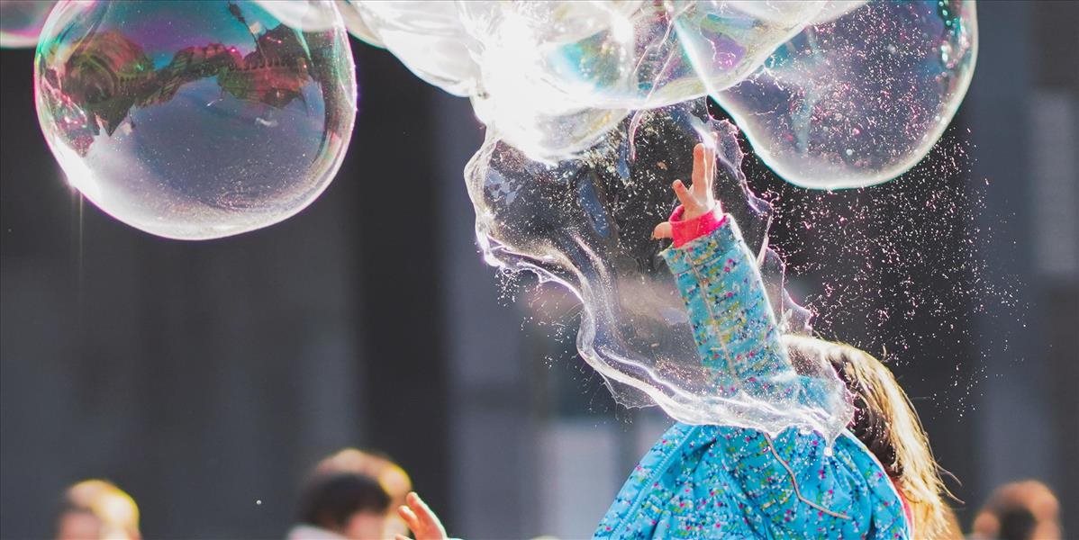 Deti postihuje záhadný syndróm, niektoré majú v krvi protilátky proti SARS-CoV-2