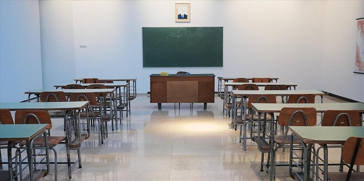 Premiér: O otváraní škôl by mali odborníci rozhodnúť v pondelok 18. mája