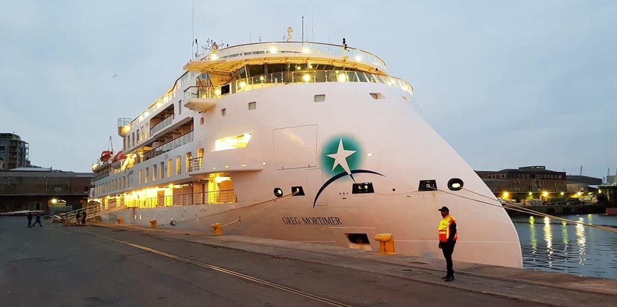 Posádka Greg Mortimer sa vylodila po vyše mesiaci