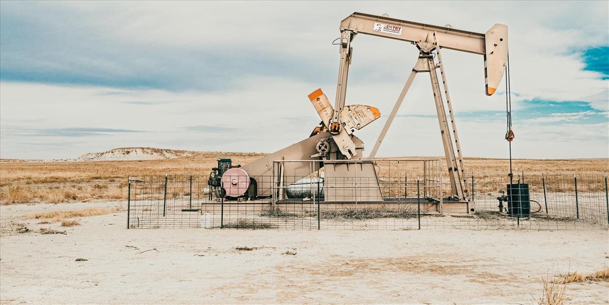 Cena svetovej ropy sa po prvý raz od vypuknutia koronakrízy dostala nad 30 USD za barel