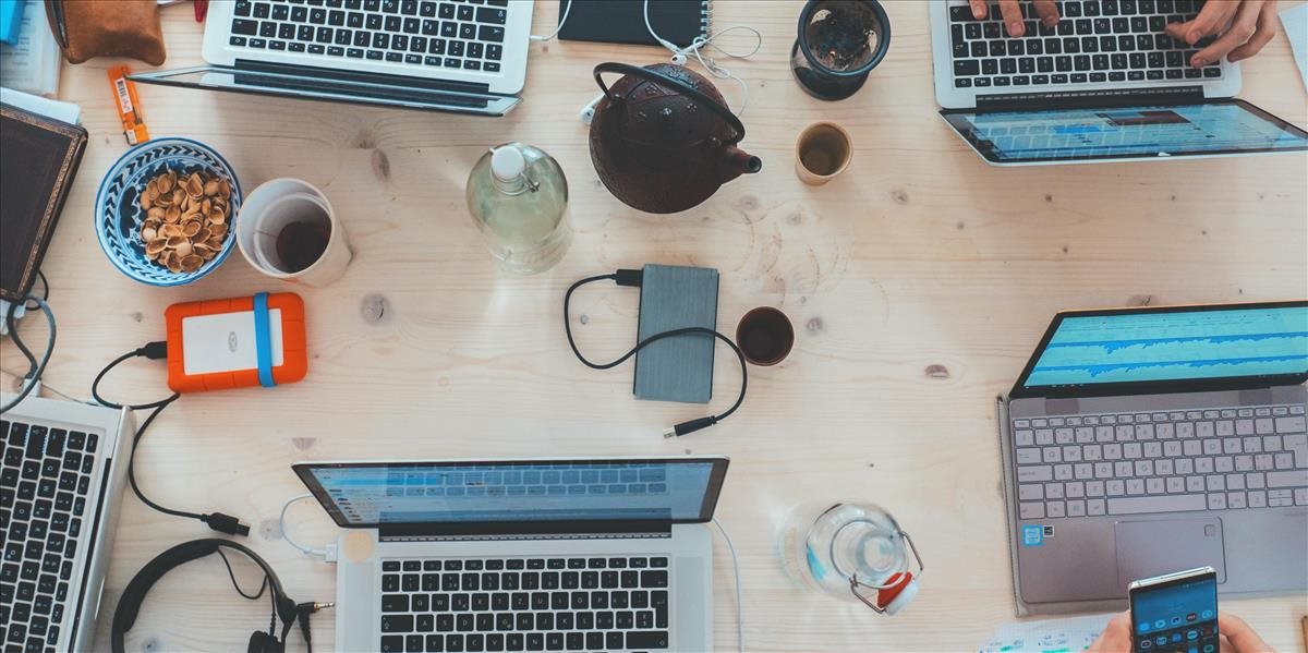 Digitálna gramotnosť na Slovensku sa zvýšila, vyplýva z prieskumu