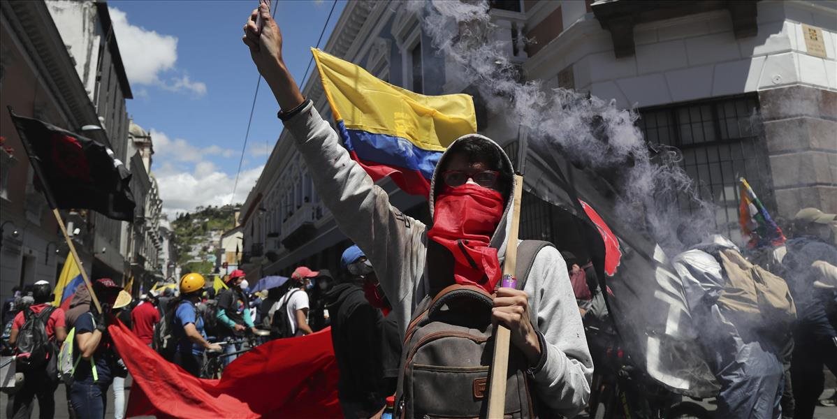 Obyvatelia Ekvádoru protestujú pre obmedzenia proti koronavírusu