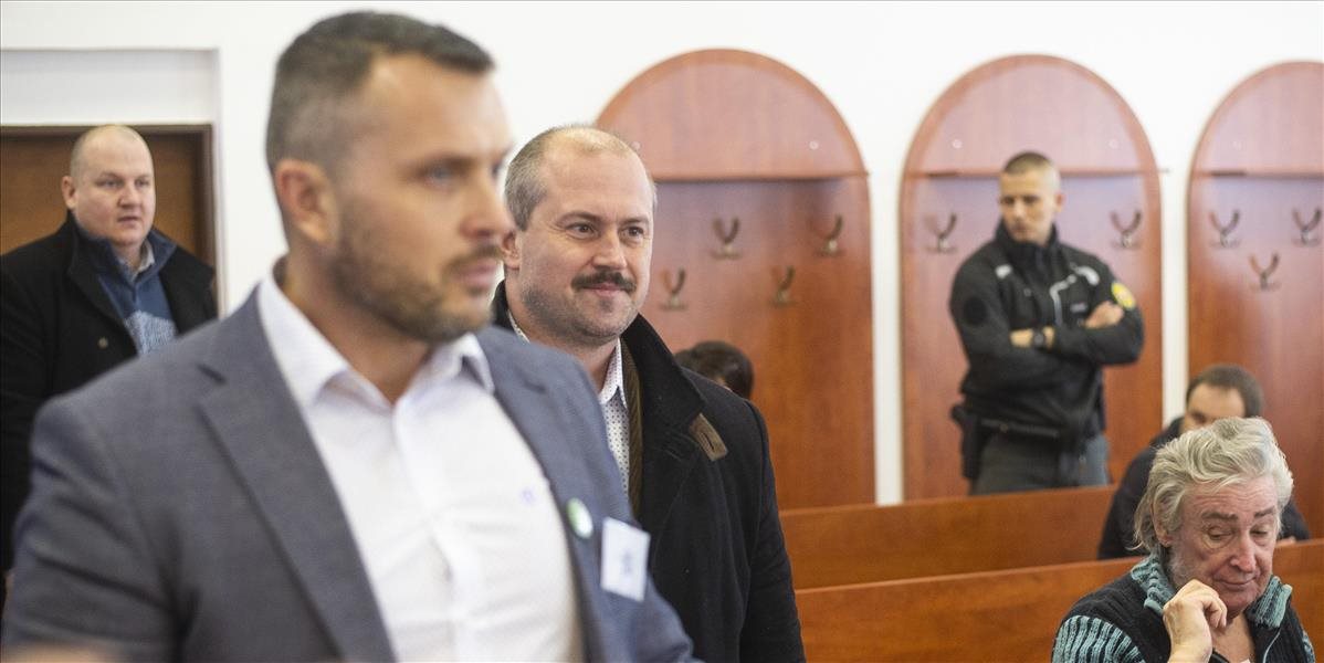 Dnes pokračuje pojednávanie v kauze kontroverzných šekov predsedu ĽSNS
