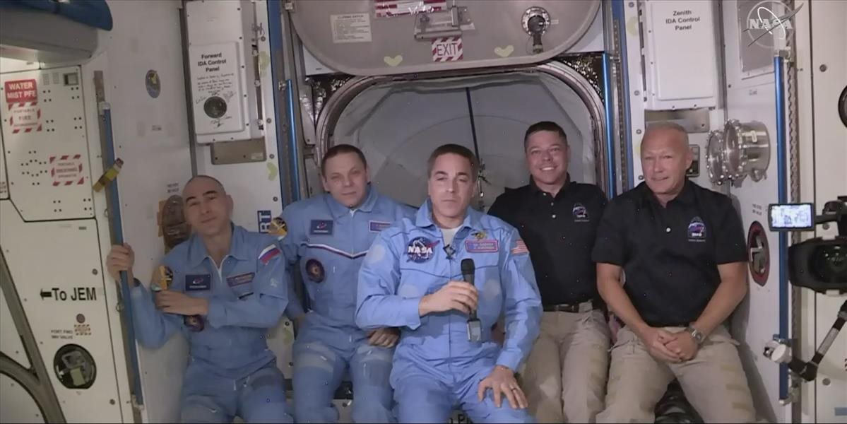 Vesmírna loď Crew Dragon sa pripojila k ISS