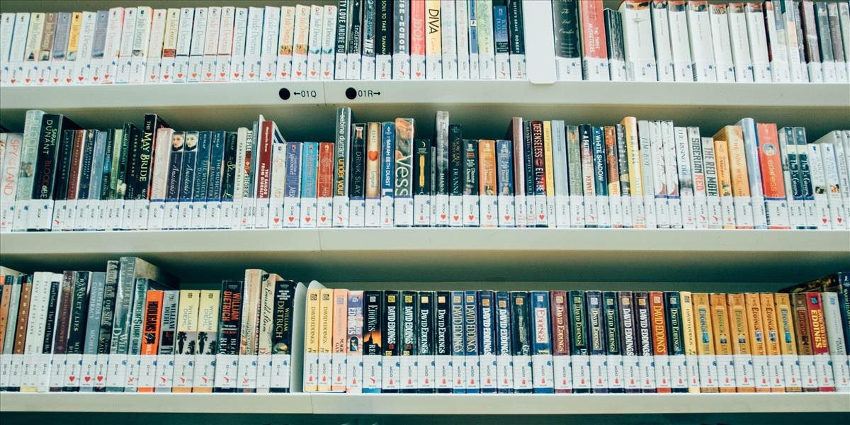 Rezort školstva poskytne školám príspevok na učebnice