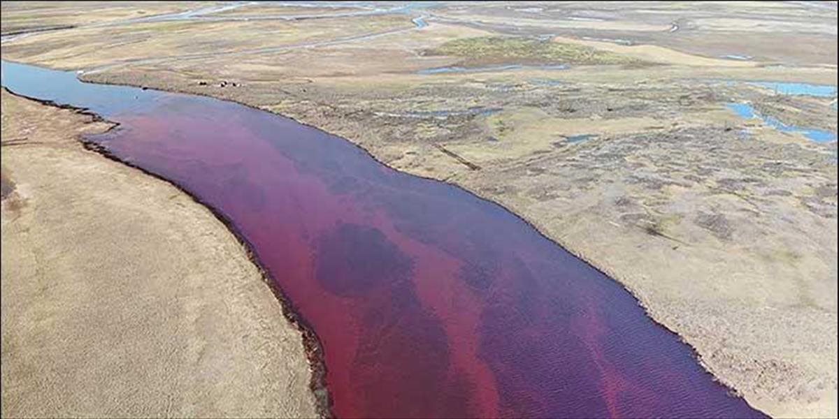 Ruské arktické rieky sú červené, čo spôsobilo tento núdzový stav?