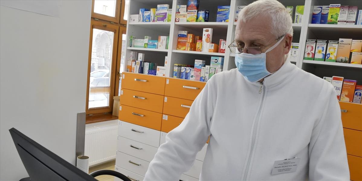 Slovensko čiastočne uvoľňuje zákaz predaja ochranných pomôcok
