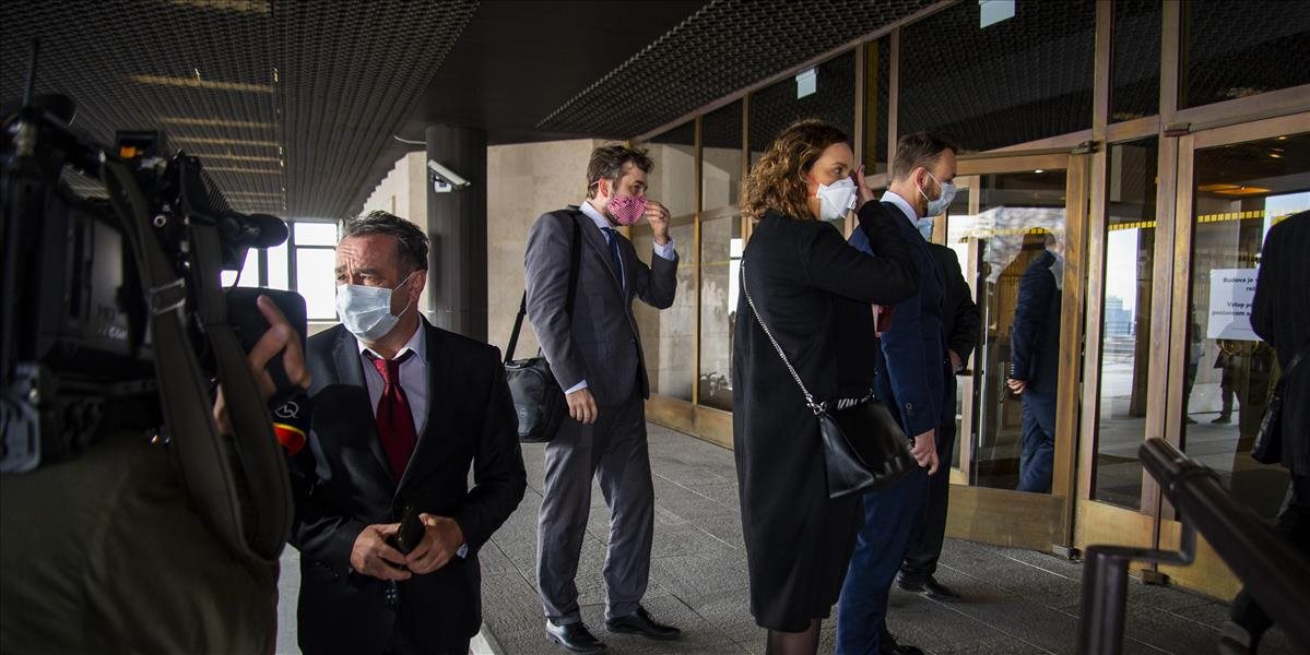 Blahu mal škrtiť Pročko, obaja sa vraj pobili