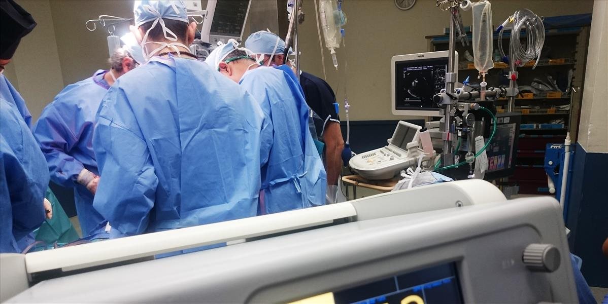 Chirurgovia vykonali transplantáciu pľúc u pacientky s COVID-19