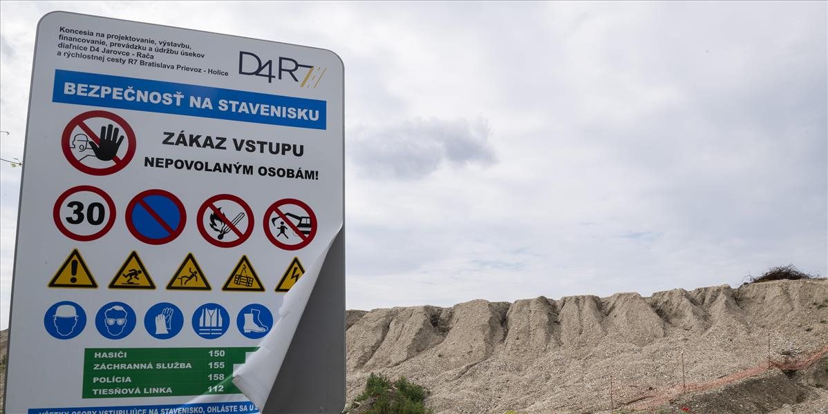 Násyp na stavbe D4 pri Jarovciach je poškodený, podľa zhotoviteľa to neovplyvní jeho integritu