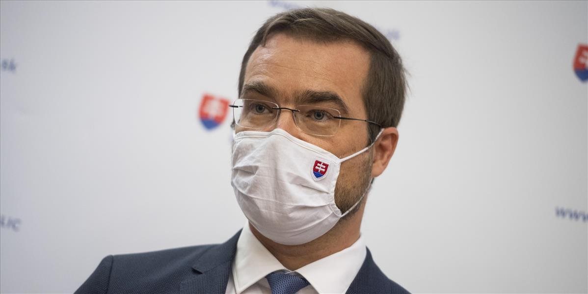 Koronavírus je podľa ministra Krajčího rovnako nebezpečný