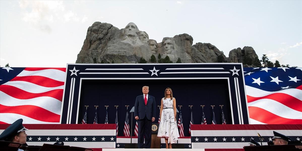 Trump počas svojho príhovoru pod Mount Rushmore obhajoval históriu USA