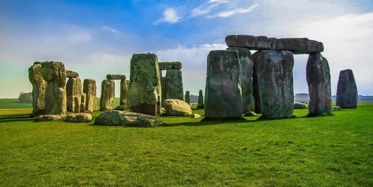 Veľký objav v oblasti Stonehenge! Odkiaľ pochádzajú kamene uprostred lúky?