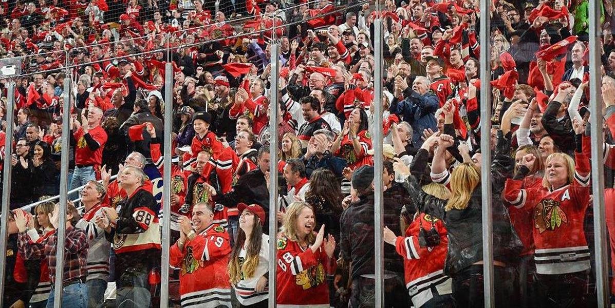 Čelenky s indiánskymi pierkami už v hale Blackhawks neuvidíme