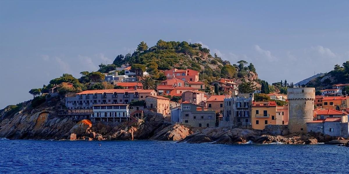 Syn ukrajinského podnikateľa kúpil ostrov v Taliansku za 10 miliónov eur